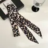 Novo lenço longo de seda primavera-verão com poás pretos e brancos, pode ser usado como faixa de cabelo ou lenço de pescoço, versátil e estiloso, perfeito para combinar com camisas