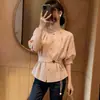 Camisa Francesa de Lujo Ligero Ceñida a la Cintura para Mujer 2026 Nuevo Estilo Principios de Otoño Coreano Casual Holgado Adelgazante Delgado Cuello en V Medio Top