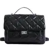 Nova Mochila Acolchoada de Diamante Fashionável Duas Alças Transversal 2026 Comute Bolsa de Ombro de Mão Outono Feminina Grande Capacidade Diária