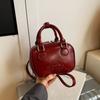 Bolsa de Mão Cor Sólida Feminina 2025 Nova Tendência Elegante Moda Bolsa de Ombro Tendência Transversal Pequena Quadrada