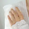 Anillo sencillo pequeño y exquisito, combina con todo, meticuloso, hueco, anillo de amor, anillo de acero de titanio chapado en oro de 18 quilates, anillo para mejor amigo