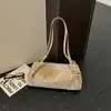 Bolso de hombro vintage de gran capacidad estilo coreano para el trabajo y los desplazamientos, moda de invierno 2026, bolso casual simple para debajo del brazo para mujer