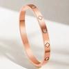 Pulsera de moda transfronteriza pulsera de joyería para mujer pulsera acero inoxidable con taladro hueco hebilla de acero titanio joyería simple coreana