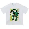 Camiseta preta de manga curta, peso pesado, lavada e com aspecto desgastado, com estampa de personagem de anime vintage, top de anime moderno com ombros caídos
