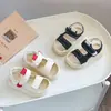 Nuevas Sandalias Infantiles 2026 Verano Antideslizantes Suela Suave Zapatos de Playa para Niños Pequeños y Niños Versátiles de Velcro Sandalias para Niños y Niñas