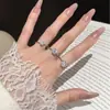 Anillo de Plata de Ley 925 con Moissanita para Mujer, Mismo Estilo de Tiktok, Corona Clásica de Seis Garras de la Familia Zhou, Regalo de Propuesta, Suministro Directo del Fabricante
