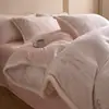Juego de Cuatro Piezas de Leche Polar Tallada Engrosada Invierno Más Terciopelo Borde Envuelto Funda Nórdica Sábana de Franela Juego de Tres Piezas Ropa de Cama