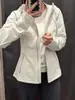 Chaqueta softshell ajustada para mujer, nuevo modelo 2026, abrigo tres en uno entallado a la cintura, sudadera con capucha deportiva de otoño para mujer