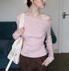 Camiseta de punto de manga larga asimétrica para mujer, nueva de otoño, color liso, ajuste ceñido, elegante, adelgazante, sin hombros, fruncido en la cintura, top suave
