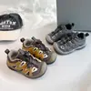Zapatos de niña 2026 otoño nuevos zapatillas estilo coreano zapatos casuales para niños zapatos para exteriores de senderismo para estudiantes zapatos de papá para niñas