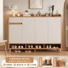 Zapatero de madera maciza para puerta de entrada del hogar, armario de entrada interior, armario de almacenamiento de gran capacidad, zapatero de balcón integrado