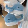 Pantuflas de algodón con diseño de ballena pequeña de peluche de dibujos animados creativos para mujer, para otoño e invierno, para el hogar, de terciopelo, cálidas y con fondo suave, para el posparto