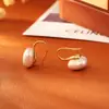 Pendientes Cuadrados de Perla Color Champagne Casuales, Pendientes de Moda y Compactos para el Viaje Diario, Versátiles Elegantes, Ganchos para Orejas de Hada Pequeña