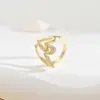 Anillo Abierto con Forma de Corazón Hueco Bañado en Oro Real Anillo de Zirconia Dorada Moda Coreana Tendencia al por Mayor Anillo para Dedo Comida Roja de Internet para Mujer
