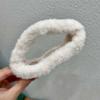Agarre de felpa de nube de otoño e invierno, agarre para el cabello de imitación de piel de conejo que combina con todo, accesorios para el cabello de alta calidad, horquilla para la parte posterior de la cabeza, clip de tiburón, garra para el cabello
