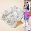 Tenis de malla para niños, zapatillas ligeras para correr para niños, sandalias de verano 2026, zapatos casuales blancos calados para niñas