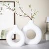 Adornos Creativos para Jarrones con Forma de Rosquilla de Plástico Anticaída Decoración de Cerámica de Imitación Adornos de Arte Medio Ensamblados para Sala de Estar Venta al por Mayor