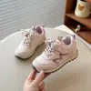 Zapatillas Deportivas para Niños 2026 Primavera y Otoño Nuevo Modelo Zapatos para Niñas Suela Suave Ligeras Zapatillas para Correr Moda para Niños Zapatos de Papá Modernos