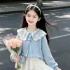 Novo Conjunto de Primavera e Outono para Meninas Mais Velhas: Conjunto Duas Peças: Moletom Gola Alta Doce e Fresco com Saia Bolo de Renda Delicada Estilo Coreano