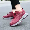 Zapatos de Marca para Mujeres Mayores Modelos Primavera y Otoño 2025 Cuero Antideslizantes Impermeables Tenis para Mamá Zapatos Casuales de Suela Suave para Edad Media y Mayores