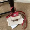 Bolso nuevo de moda casual y elegante 2026, bolso de hombro moderno, bolso cuadrado pequeño simple de verano para mujer