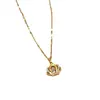 [Acero de titanio] Collar de corona elegante de oro real con microincrustaciones de lujo ligero para mujer, nueva cadena de clavícula, diseño de nicho de lujo ligero.