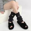 Aquecedores de Pernas Largos Estilo Japonês Versátil Meias Largas com Logo Metálico Tricô Quente Para Sapatos Femininos Outono e Inverno
