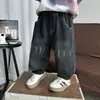 Pantalones de Otoño e Invierno para Bebé 2025 Nuevo Estilo Coreano para Niños Jeans Frescos y Guapos Pantalones Casuales Espesados de Terciopelo para Niños Modernos