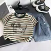 Conjunto de Verano para Niños Estilo Nuevo 1-3 Años Ropa de Verano para Bebé Ropa de Verano para Niños Conjunto de Dos Piezas de Manga Corta con Rayas y Perro Pequeño