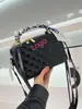 Bolsa de Mão Acolchoada Estilo Tweed para Mulheres 2025 Novo Estilo Elegante Grande Capacidade Ombro Único Versátil Três Maneiras de Carregar Moda