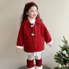 Abrigo de Lana Forrado de Polar para Niñas Pequeñas Otoño/Invierno 2026 Nuevo Estilo Bebé Engrosado Rojo Ropa de Invierno Abrigo de Lana para Niños