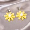 Pendientes de Clip Elegantes y Versátiles para Mujeres Sin Perforaciones, Adecuados para el Viaje Diario, con un Toque de Lujo Ligero de Alta Gama, Diseño Triangular