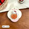 Broche original de dibujos animados Sanrio Gato Kitty insignia de mercancía de anime fútbol Pin de gato KT accesorio para ropa