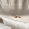 Pendientes de perlas de pan al vapor con textura rosa, diseño de nicho, pendientes ligeros de lujo que combinan con todo, pendientes de temperamento de moda de alto sentido