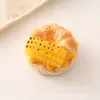 Accesorios de resina al por mayor: juguetes de comida en miniatura simulados, maíz, bagels con crema, pastel, postre, llaveros DIY, imanes para refrigerador