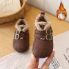 Sandálias Birkenstock acolchoadas de algodão para meninas, forradas com fleece, estilo quente de inverno, modernas, sola macia, sapatos pequenos de couro retrô infantis, sapatos de algodão para bebê