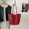 Bolso Cesta Tejido de Moda y Estilo con Diseño Hueco, Alto Valor Estético, Bolso de Hombro Tipo Tote, Moderno y Único, Bolso de Axila de Gran Capacidad