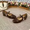Zapatos Mary Jane Retro Marrón Claro Nuevos Primavera/Otoño 2026 Punta Cuadrada Corte Bajo Hebilla de Perla Piel Suave Suela Suave Zapatos Planos Cómodos