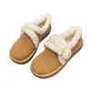 Sapatos femininos quentes de pelúcia com sola grossa 2026 novos mocassins slip-on Birkenstock de inverno mocassins peludos sapatos de algodão