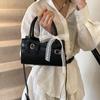 Bolso pequeño de estilo coreano para mujer, bandolera con lazo, informal, sencilla, cuadrada, estilo crowdsourcing, 2025