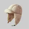 Chapéu de Inverno Feminino 2025 Novo Estilo Chapéu de Algodão com Penas Outono e Inverno Feminino Ciclismo à Prova de Vento Proteção Auricular Espessado Quente Chapéu Lei Feng