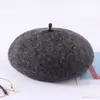Boina de lana de color liso, un sombrero moderno y versátil para mujer en otoño e invierno, con un diseño de estilo japonés, artístico y retro, que proporciona calidez y sirve como sombrero de pintor