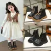 Botas Martin de Moda Versátiles para Niñas 2026 Nuevas Llegadas de Verano Botas Negras Lisas de Cuero para Niños Botas Cortas de Suela Suave Tendencia