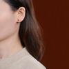Aretes de tuerca de cisne de jade blanco natural plata esterlina S925 chapado en oro con incrustaciones de ágata de jade lindos aretes dobles voladores Biyi aretes de tuerca para mujer