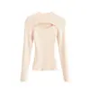 Camiseta básica de cuello medio alto negra para mujer, nuevo estilo otoño 2026, suéter de punto interior sexy y elegante con diseño hueco de alta gama