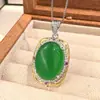 Joia Zhuangshengsheng Nova 2025 Calcedônia Verde Imitação Conjunto Vintage de Luxo Leve Peça Principal 15*20-10*12