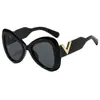 Gafas de sol de moda transfronterizas, nuevo estilo de influencer europeo y americano Ins 2025, forma de V, montura grande tipo mariposa para mujer, adelgazantes y con protección UV