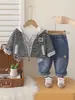 Conjunto de Sudadera con Capucha a Rayas para Niño Primavera y Otoño, Conjunto Casual de Tres Piezas con Jeans, Ropa Infantil a la Moda Estilo Coreano para Bebé