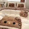 Corazón de niña ins terciopelo de leche lindo estampado de leopardo gato KT invierno cálido engrosado juego de ropa de cama de cuatro piezas 1.8