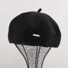 Novo boina de lã feminina para outono e inverno, chapéu de artista estiloso estilo britânico, boina versátil vintage que faz o rosto parecer menor